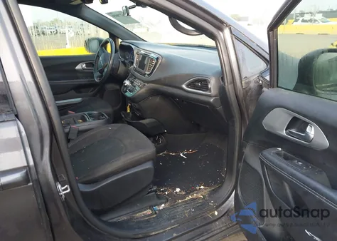 2018 Chrysler Pacifica Touring Plus z USA, uszkodzony, nr VIN 2C4RC1FG5JR316719